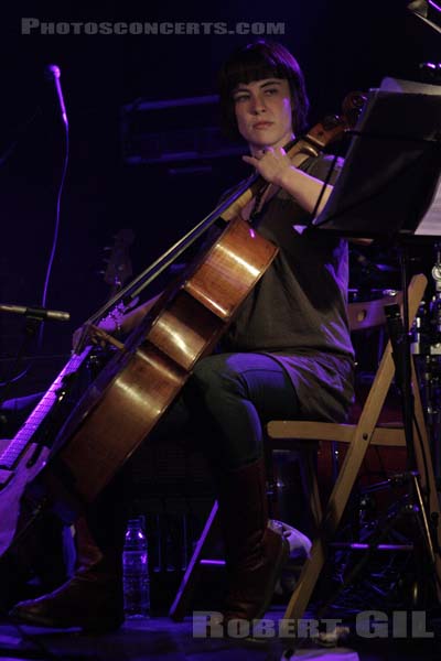 ESSIE JAIN - 2008-10-03 - PARIS - La Maroquinerie - 